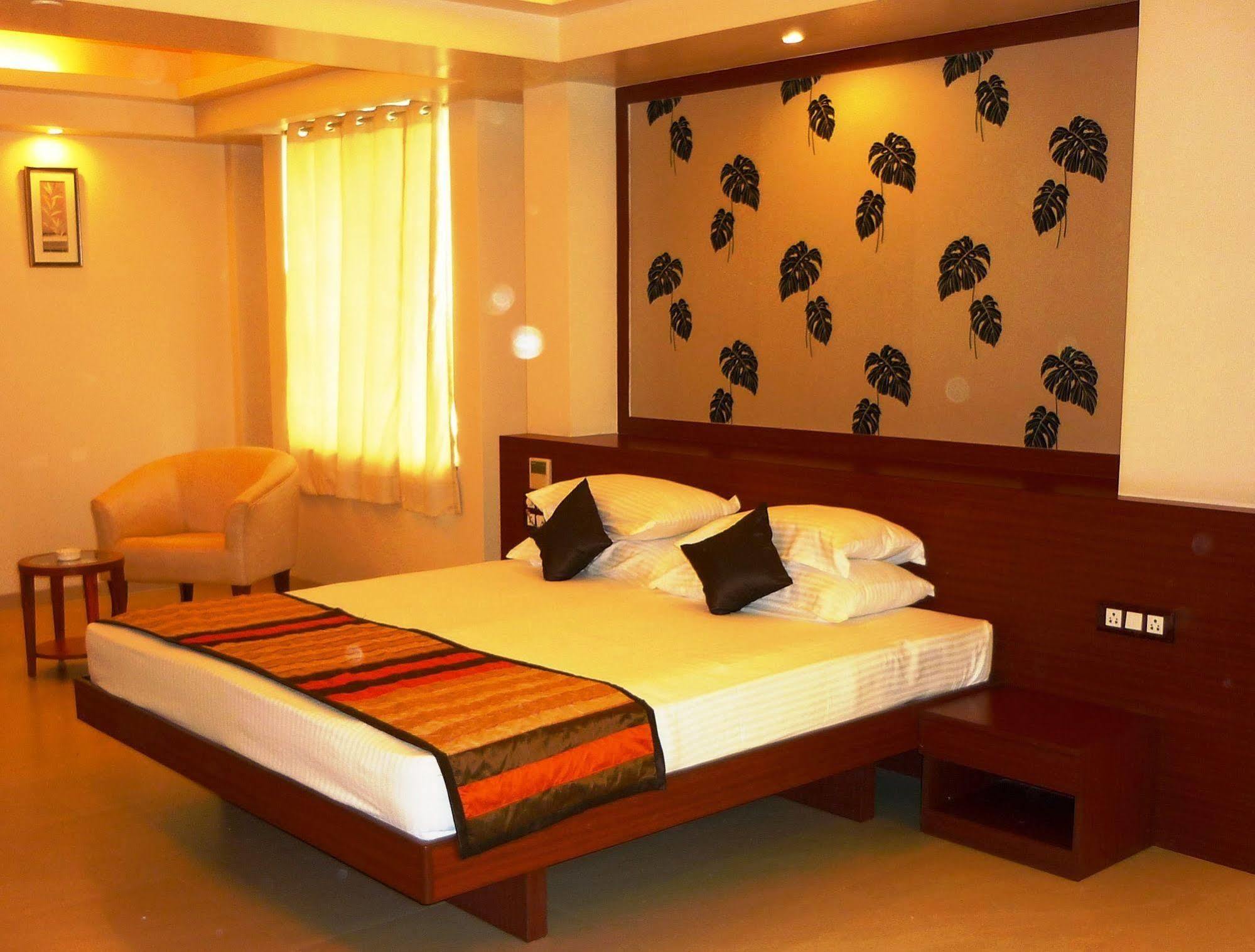 Hotel Mint Montvert, Baner Pune Zewnętrze zdjęcie