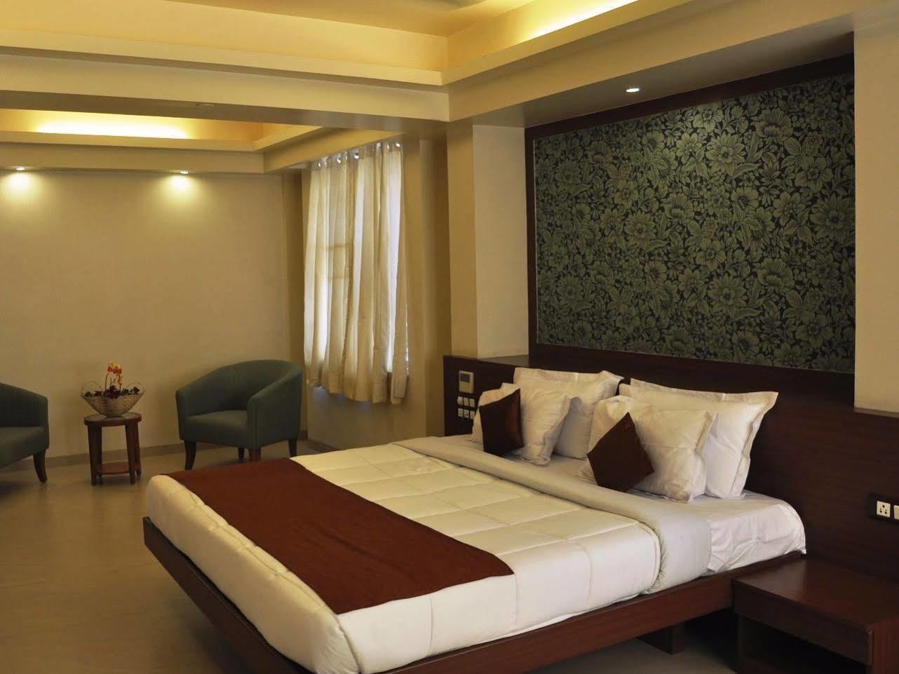 Hotel Mint Montvert, Baner Pune Zewnętrze zdjęcie