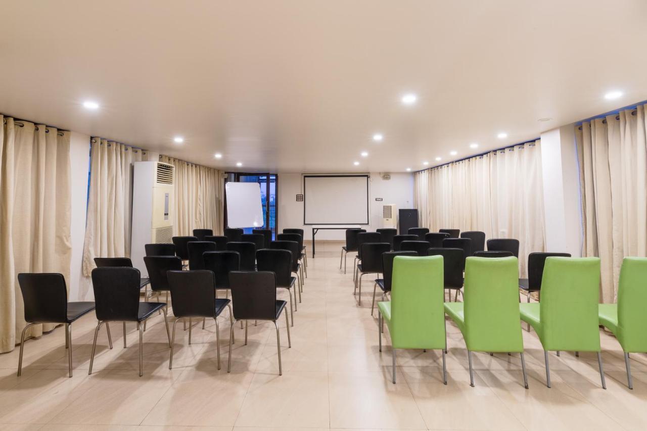 Hotel Mint Montvert, Baner Pune Zewnętrze zdjęcie