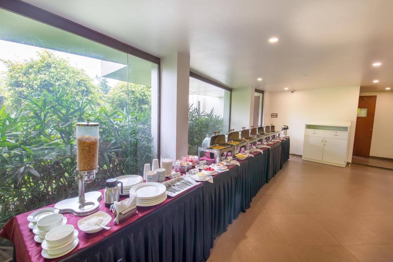 Hotel Mint Montvert, Baner Pune Zewnętrze zdjęcie
